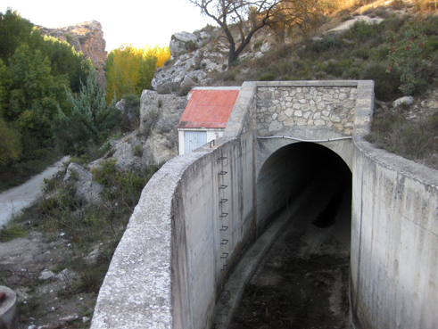 Entrada de segundo tramo del túnel junto al depósito desarenador