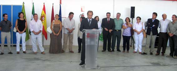 El alcalde de Alhama, Francisco Escobedo, se dirige a los presentes El alcalde de Alhama, Francisco Escobedo, se dirige a los presentes