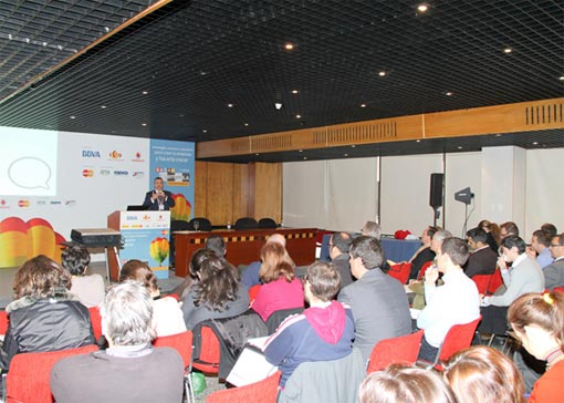  Juan Romero durante una conferencia 