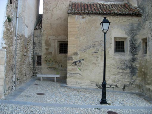  Vista trasera de la iglesia donde está la ventana por la que entraron 