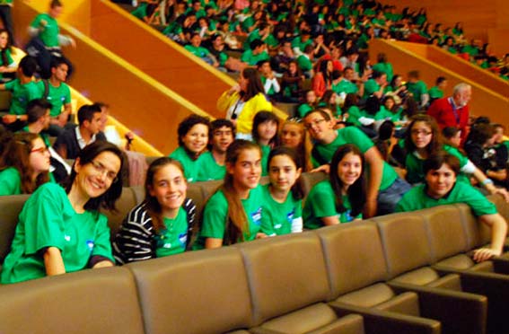 Grupo de alhameños asistentes a este acto celebrado en el Parque de las Ciencias 