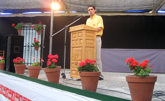  Intervención de José Miguel Valderrama por las juventudes socialistas de Alhama 