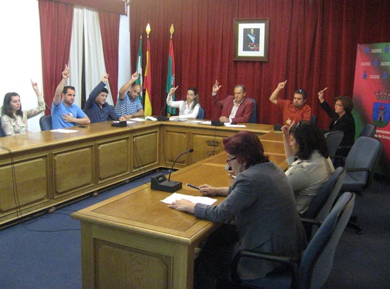  Imagen para la historia, el ayuntamiento de Alhama aprueba por unanimidad de los presentes la segregación de Ventas de Zafarraya 