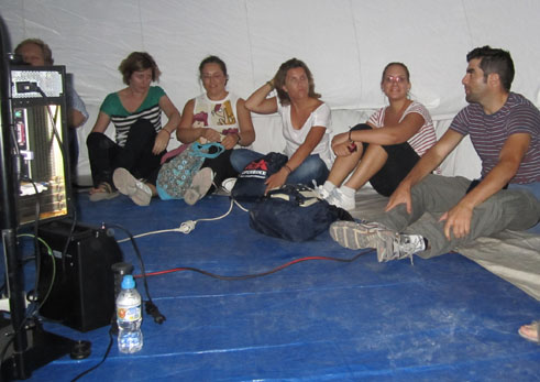 Participantes en el interior del planetario 