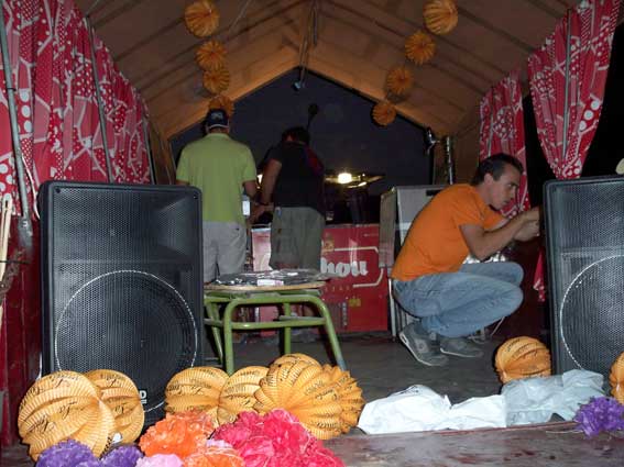  Preparando las carrozas para la Romería del Vino 2009 