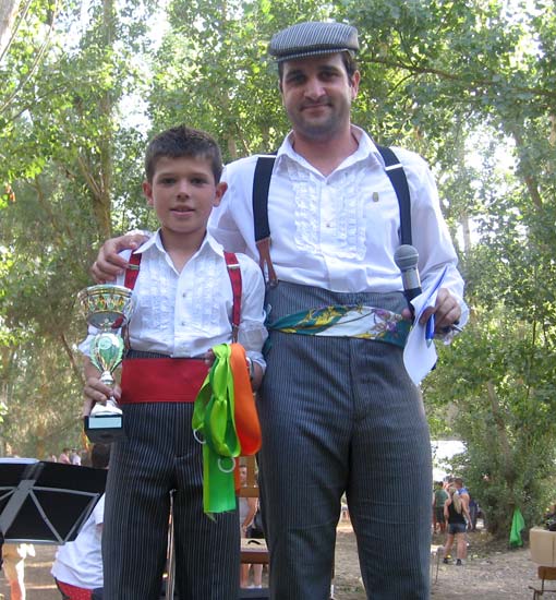  Tercer premio de caballos para Miguel García (que el joven jinete lo recoge en su nombre) 