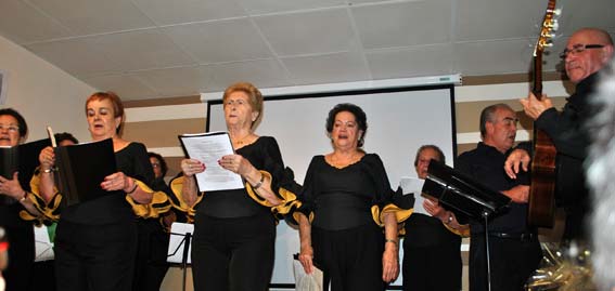 El coro del centro, dirigido por Manuel Hinojosa El coro del centro, dirigido por Manuel Hinojosa