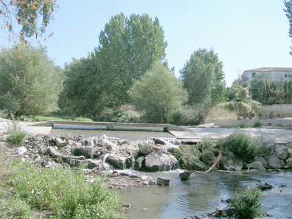 El río Marchán a su paso por Santa Cruz del Comercio