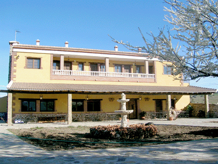 Fachada principal del Cortijo Moyano