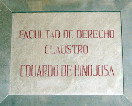 Detalle de la placa dedicada al alhameño Detalle de la placa dedicada al alhameño