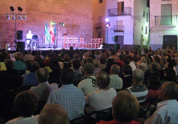  La gente quedó encantanda de los romances que interpretó Pedro Gordillo 